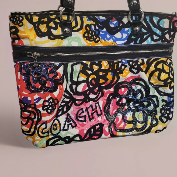 Coach Poppy Graffitti Floral Tote. - Picture 2 of 7